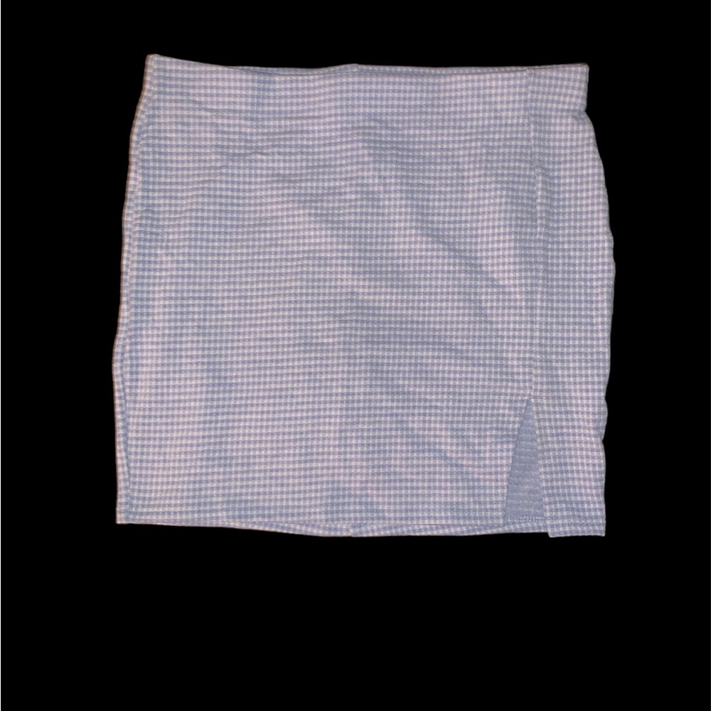 The brand is mistyrose, size L, color blue and white